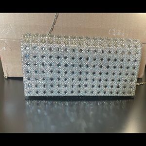Silver bag with clear rinestones chain strap bag can be worn 2 ways